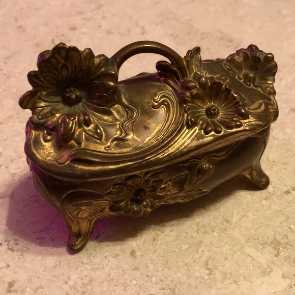 Art Nouveau Vintage Jennings Bros Signed JB 331 Gold Gilded Trinket Jewelry Box - Picture 1 of 10